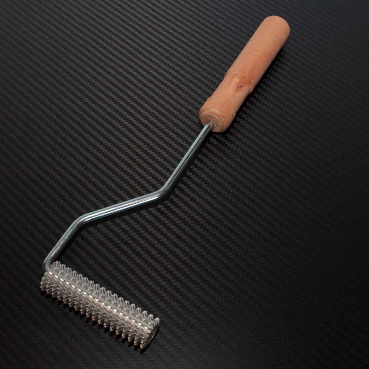 Spiky fiberglass roller
